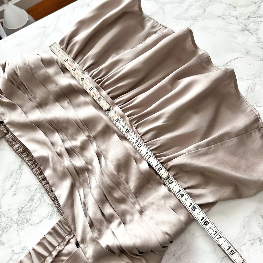 Abercrombie & Fitch Satin Taupe Smocked Peplum Crop Top Womens Size Large Chic - Picture 10 of 10